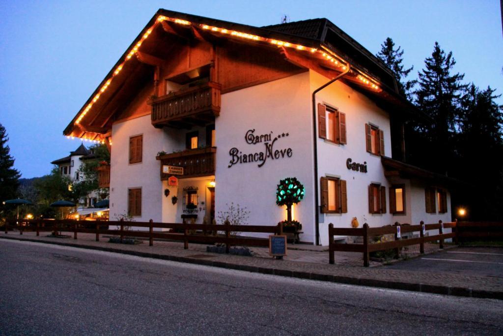 Garni Biancaneve Ruffre-Mendola Exterior foto